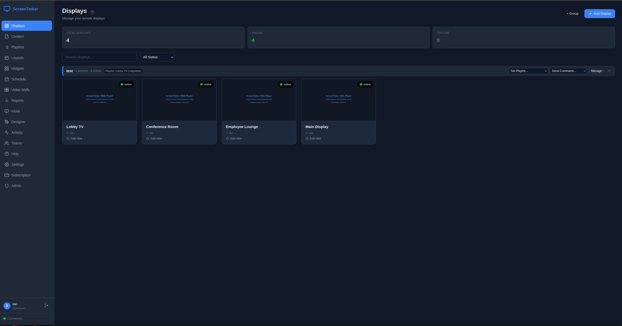 ScreenTinker dashboard showing online displays with playlist assignments